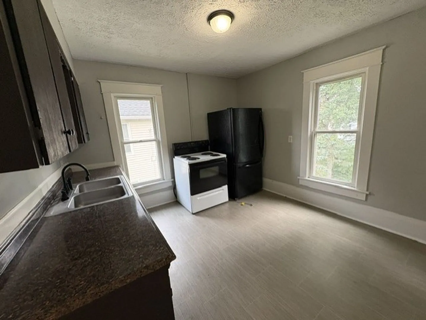 147 8th St NW Barberton, OH 44203 MFH2 .T2 — Photo 3