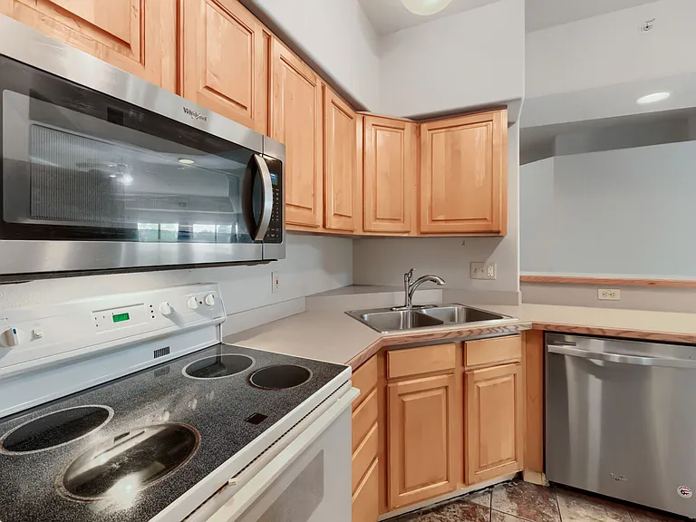 920 E Plum Creek Pkwy #106 — Photo 5