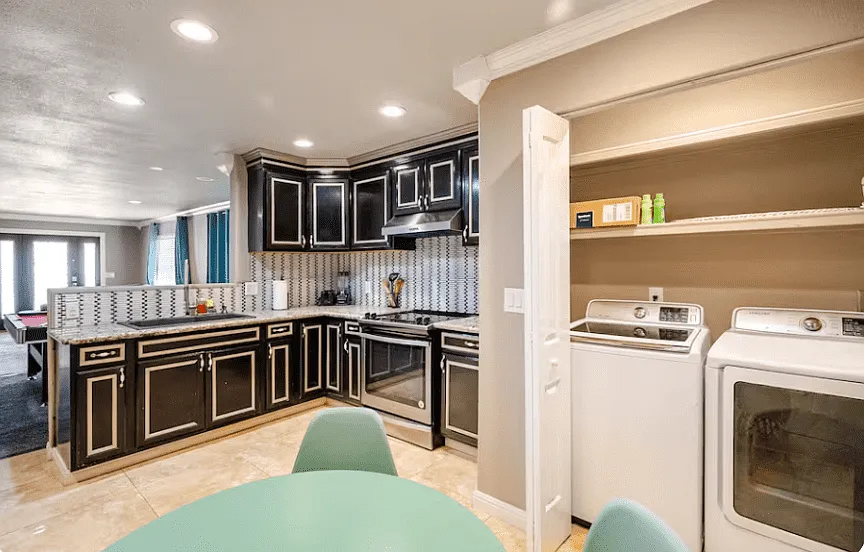 3 bed, $4,200 — Photo 4