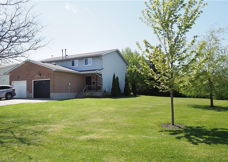 1st image of 15 Dales Dr