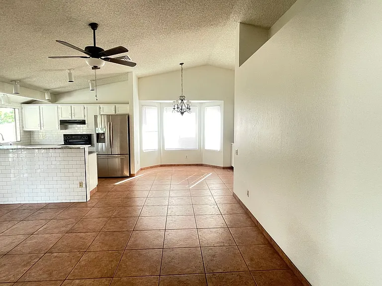 1609 N Longmore St — Photo 13