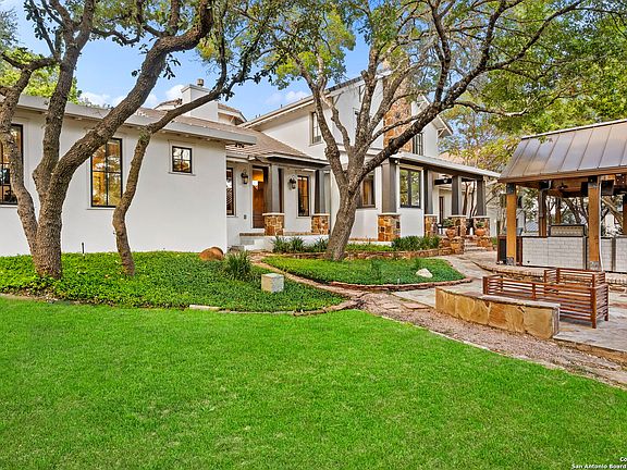 3rd image of 41 GALLERIA DR