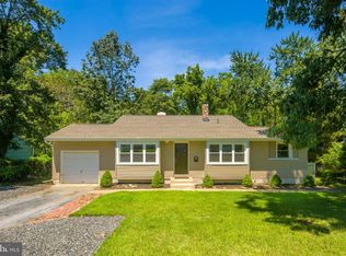 155 Greentree Rd, Turnersville, NJ 08012