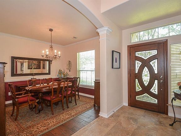 3rd image of 418 Silver Creek Cir