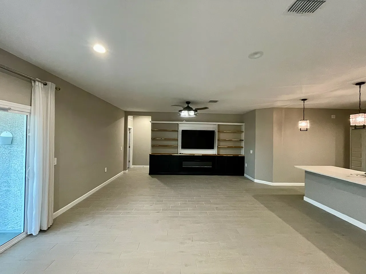4 bed, 2239 sqft, $2,599 — Photo 4