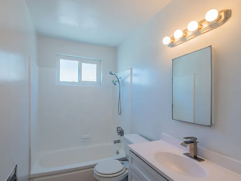 Vanowen Street Residences — Photo 26
