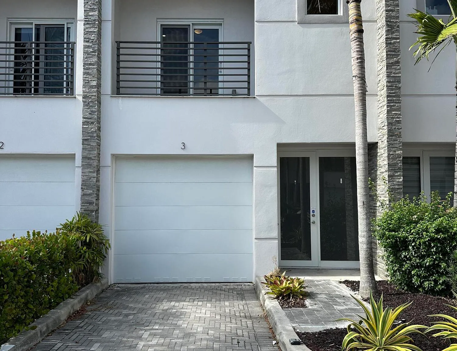 2 bed, 2.5 bath, 1363 sqft, $4,200 — Photo 1