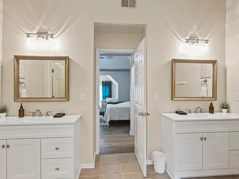 729 Sunny Field Ln — Photo 36