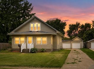1208 6th St, Onawa, IA 51040