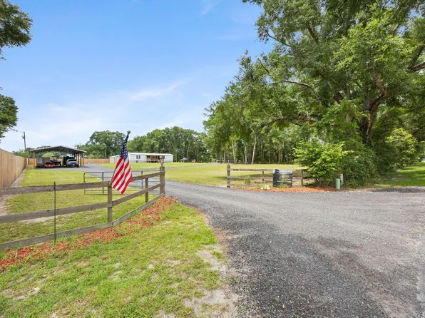 3338 256th St, O'Brien, FL 32071