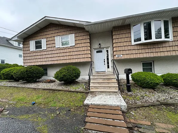 889 North St, Freeland, PA 18224