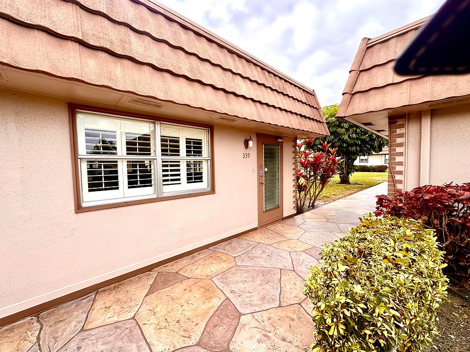 1st image of 339 E Seville O #339