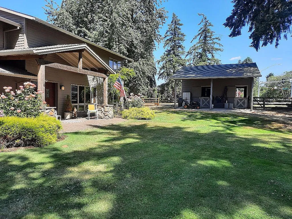 21005 SW Rosedale Rd photo 1
