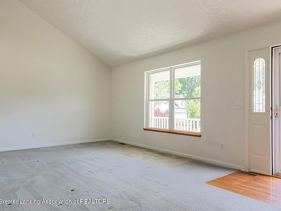 3rd image of 5730 Cartago Dr