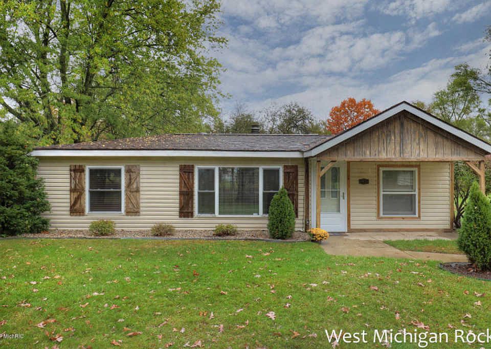 1st image of 1079 Dahlia Ave