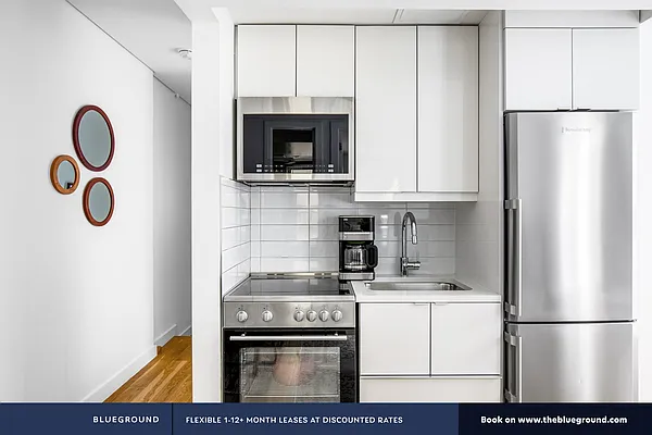 Rented by The Blueground | media 24