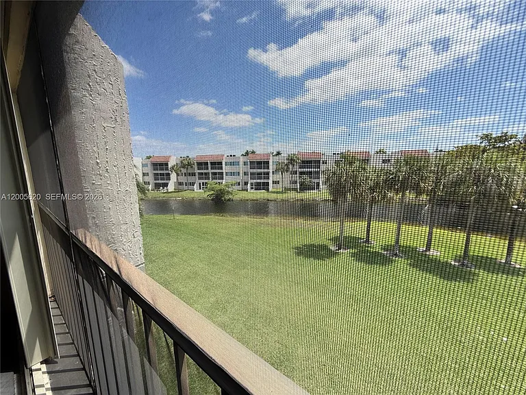 230 Lakeview Dr #307 — Photo 37