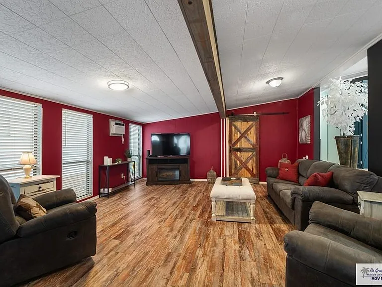 70 Palm Ln — Photo 9