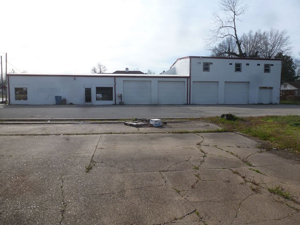 2nd image of 304 E Washington St