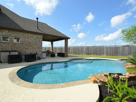 4th image of 2005 Arrowood Glen Dr