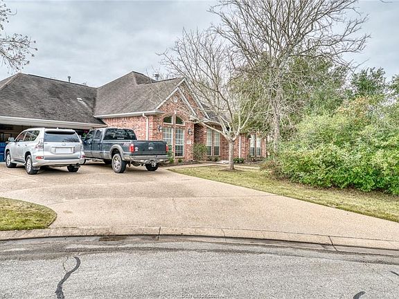 3rd image of 5102 Plum Hollow Ct