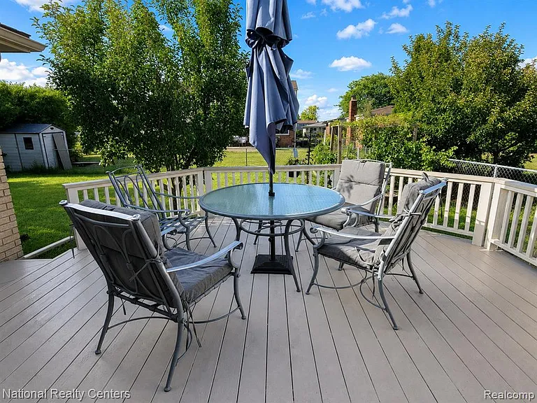 3621 Bates Dr — Photo 26