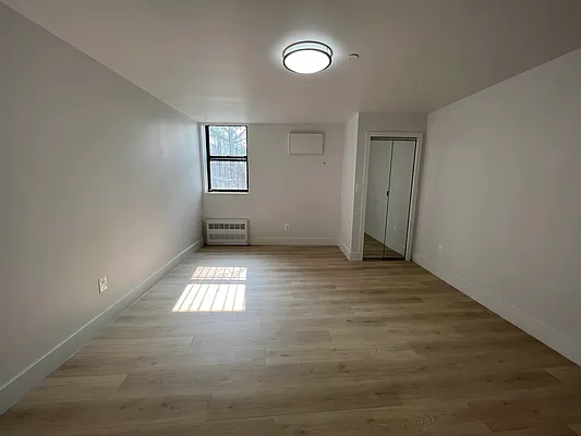 Rented by Oxford Property Group | media 12