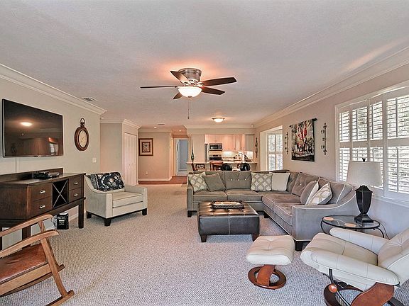 2nd image of 109 W Park Shores Cir #31