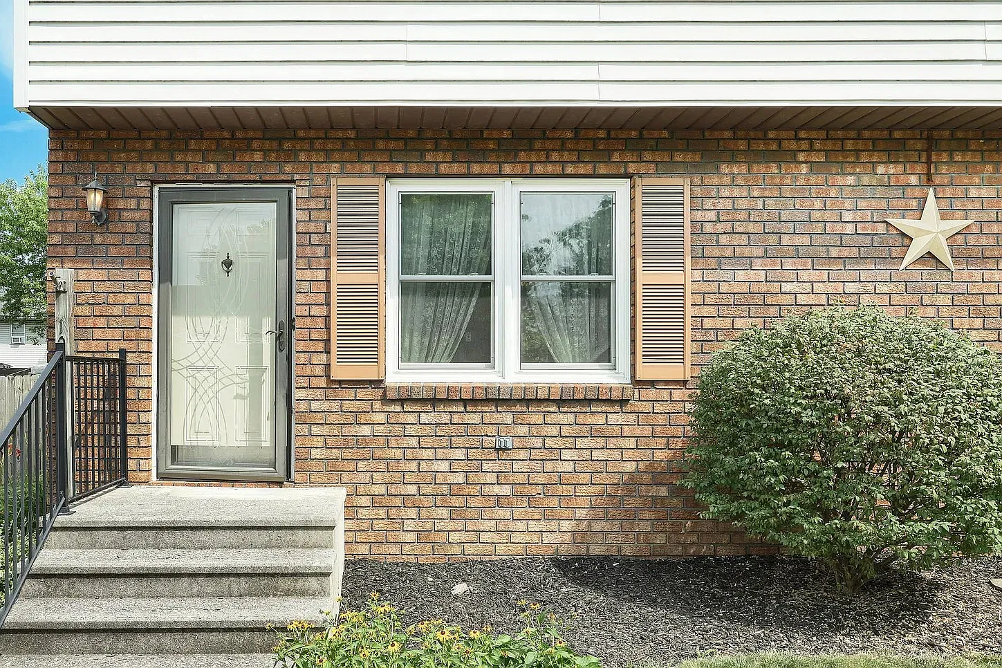 3 bed, 1360 sqft, $1,845 — Photo 4