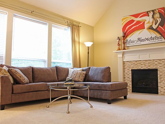 Family Room, Gas Fireplace