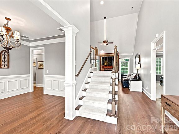 2nd image of 305 Spurs Ct