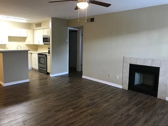 1 bed, 712 sqft, $1,350 — Photo 2
