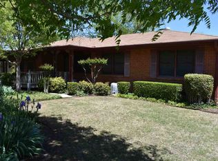 709 NW 35th Pl, Lawton, OK 73505