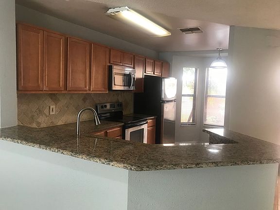 5th image of 7605 Sugar Bend Dr
