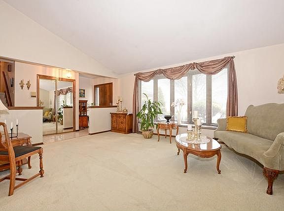 2nd image of 8747 Willow Dr