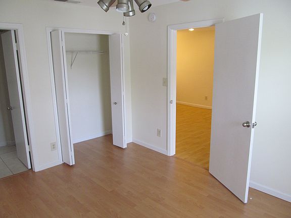 3rd image of 3082 Plaza Terrace Dr #14