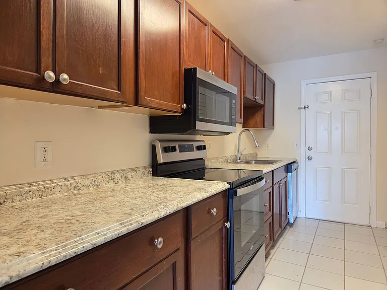 605 Northlake Blvd #48 — Photo 7