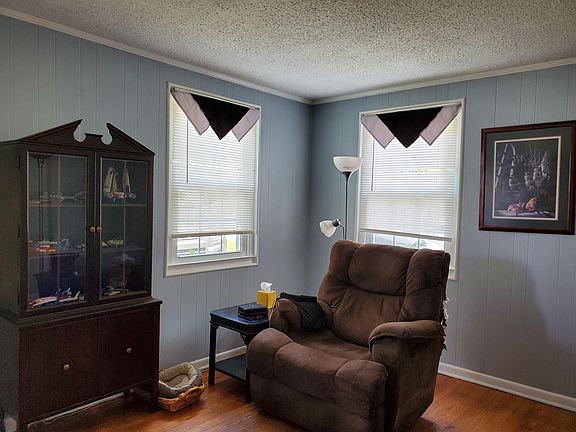 3rd image of 1217 Lamont St