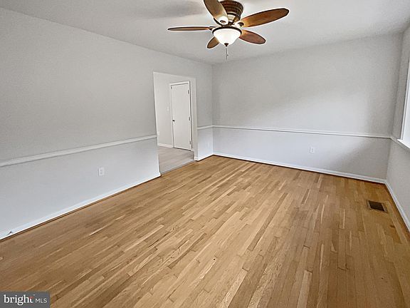 3rd image of 3907 Fillmore Dr