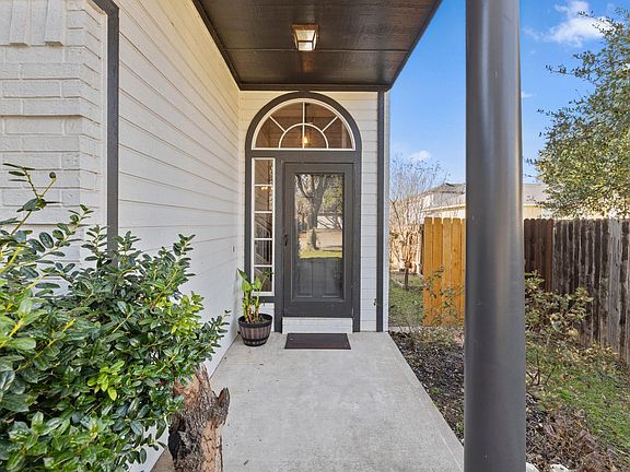 3rd image of 17536 Bishopsgate Dr