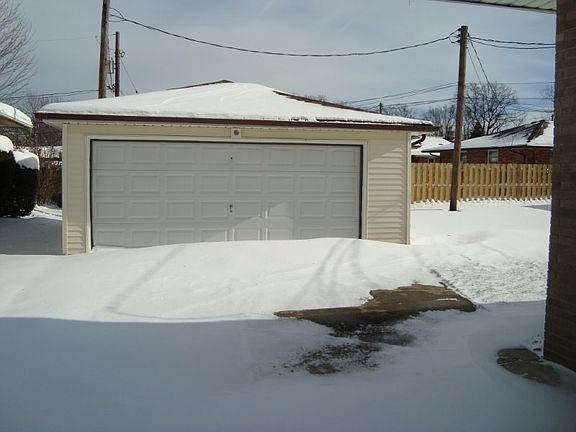 4th image of 4099 Brook Hill Cir
