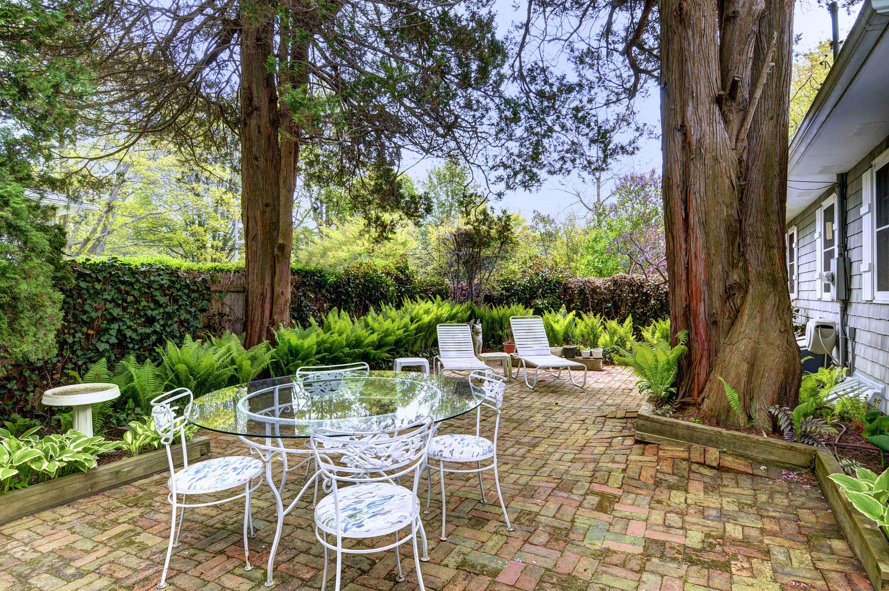 100 Dayton Ln in East Hampton Out East