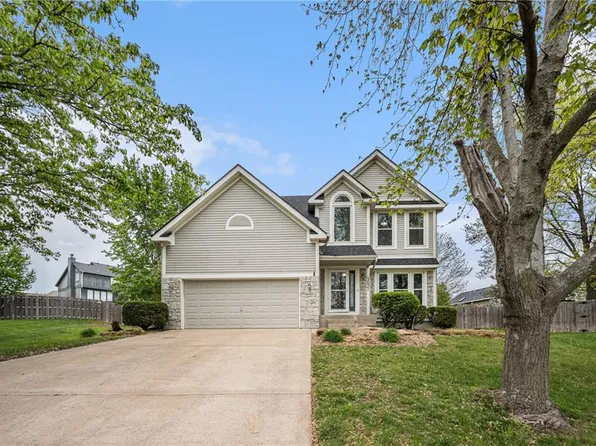 5037 Noreston St, Shawnee, KS 66226