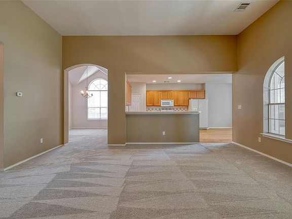 5th image of 2310 Kristen Ln