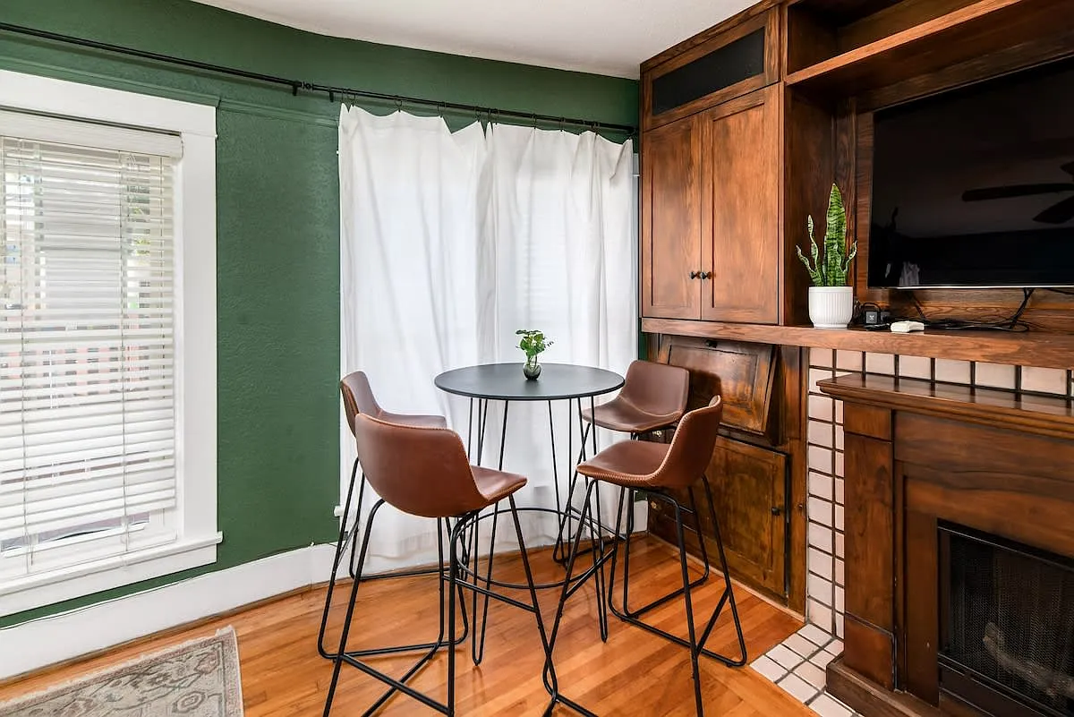 2 bed, 703 sqft, $3,500 — Photo 4