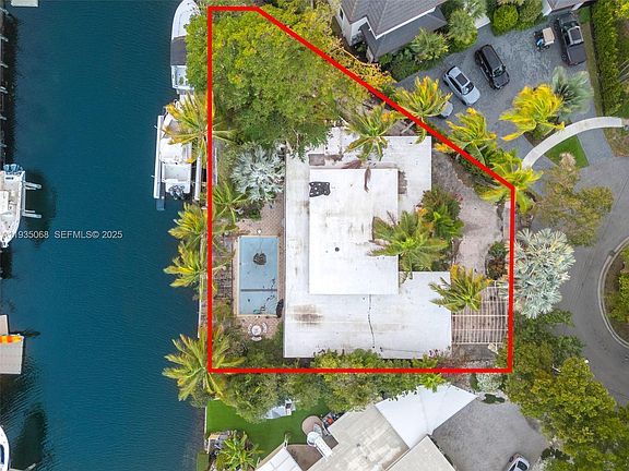 2nd image of 12900 Ixora Cir