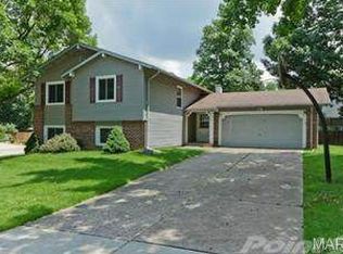 157 Burning Leaf Dr, Saint Peters, MO 63376