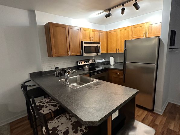 400 Hillside Ct APT 3