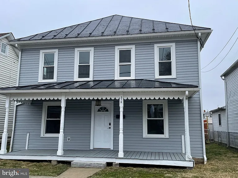 318 Highland Ave — Photo 1