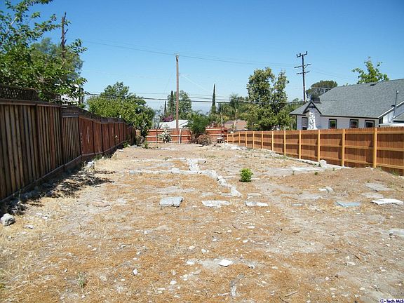 3rd image of 10556 Mountair Ave